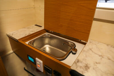 ホワイトトップ：シンクも常設している