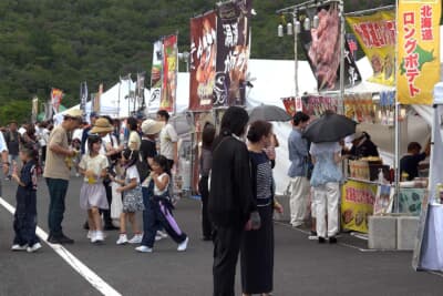 2025 岡山国際サーキット花火大会 produced by 磯谷煙火店：フードエリアも充実