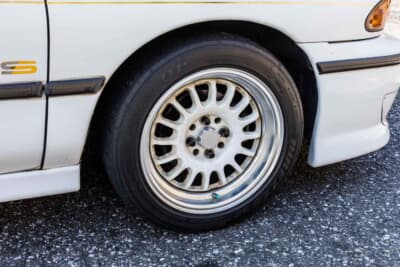 いすゞ ジェミニ イルムシャー：ホイールは懐かしい15インチのスプリントハートCP-Rをチョイス。これに195/50R15サイズのタイヤを組み合わせている