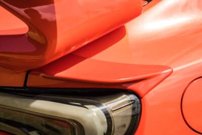 トヨタ 86：リアスポイラーも同色に塗られている