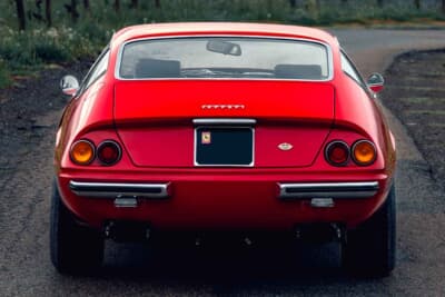 53万9375ユーロ（邦貨換算約8762万円）で落札されたフェラーリ「365GTB/4」（C）Courtesy of RM Sotheby's