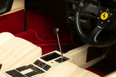 4万8300英ポンド（邦貨換算約960万円）で落札されたフェラーリ「328GTS」（C）Courtesy of RM Sotheby's