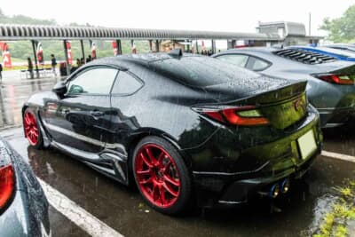 トヨタ GR86:ワークエモーションCR KIWAMIで、カスタムオーダーカラーのキャンディレッドをチョイスしている