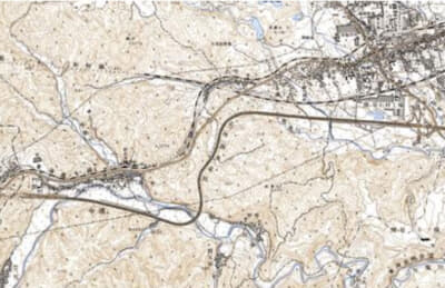 1972年当時の今須付近の地図。写真中央下部に半径280mという急カーブが名神高速に存在する。出典：国土地理院