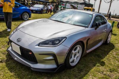 トヨタ GR86：足まわりはCUSCOの車高調の中でも、復筒式ショックアブソーバーを採用するストリート用をチョイス