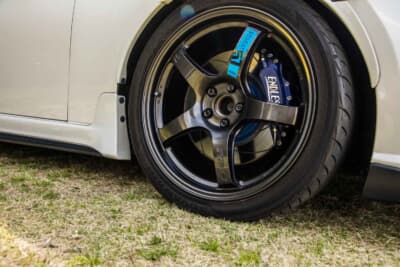 スバル BRZ：前後ともに255/35R18サイズのヨコハマADVAN FLEVAを組み合わせている。