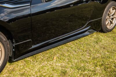 トヨタ 86：TRDのフロントスポイラー、サイドスカート、リアバンパースポイラーが装着されている