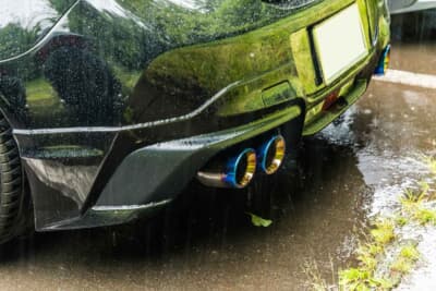 トヨタ GR86:ブラックボディにはGRパーツのフロントスポイラー、サイドスカート、リヤバンパースポイラーを装着