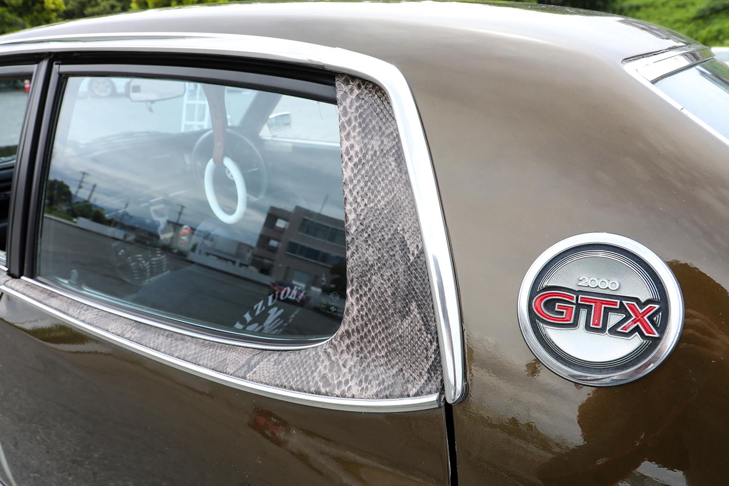 ダットサン ブルーバードUの誕生　46.8.　　日産自動車　ヤケシミ背傷み ダットサン ブルーバードUの誕生 46.8. 日産自動車 ヤケシミ背