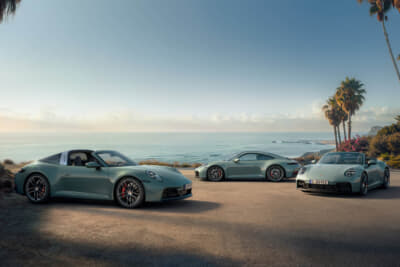 画像左からポルシェ新型「911タルガ4S」「911カレラ4S」「911カレラ4Sカブリオレ」