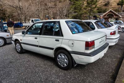 いすゞ ジェミニ：基本的にはオリジナルペイントをキープしているそうで、各部のステッカーなどもしっかりと残っている