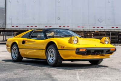 10万ドル〜12万5000ドル（邦貨換算で約1477万〜1846万円）で現在も販売中のフェラーリ「308GTS」（C）Courtesy of RM Sotheby's