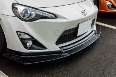 トヨタ86:トヨタ86:フロントの大型リップスポイラーはネットで購入したノーブランド品とのこと