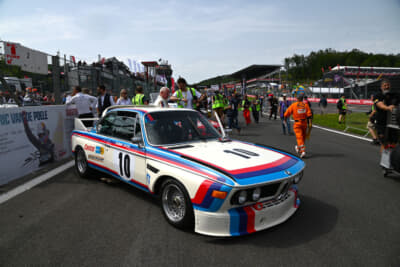 グリッドに並ぶBMW 3.0CSL