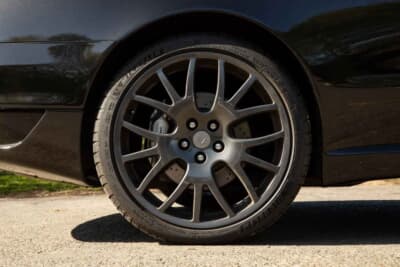 1万3500英ポンド(邦貨換算約268万円)で落札されたマセラティ「4200GT」(C)iconicauctioneers