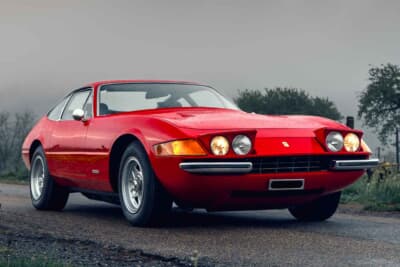 53万9375ユーロ（邦貨換算約8762万円）で落札されたフェラーリ「365GTB/4」（C）Courtesy of RM Sotheby's