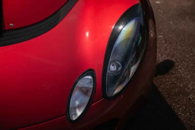 1万5750英ポンド（邦貨換算約311万円）で落札されたロータス「エリーゼ」（C）iconicauctioneers