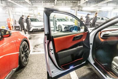 トヨタ クラウンスポーツPHEV:PHEV専用の赤内装が、購入の大きな理由となった