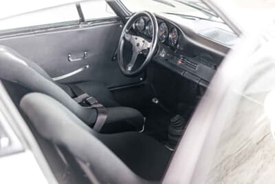 100万～150万ユーロ（邦貨換算約1億6245万～2億4365万円）で現在も販売中のポルシェ「911カレラRS 3.0」C）Courtesy of RM Sotheby's