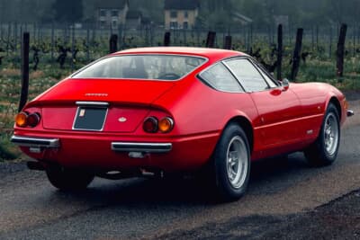 53万9375ユーロ（邦貨換算約8762万円）で落札されたフェラーリ「365GTB/4」（C）Courtesy of RM Sotheby's