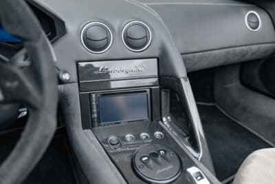 158万ユーロ(邦貨換算約2億5665万円)で落札されたランボルギーニ「レヴェントン ロードスター」(C)Courtesy of RM Sotheby's