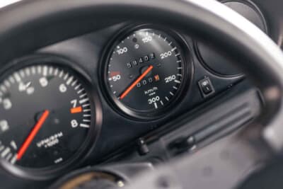 100万～150万ユーロ（邦貨換算約1億6245万～2億4365万円）で現在も販売中のポルシェ「911カレラRS 3.0」C）Courtesy of RM Sotheby's