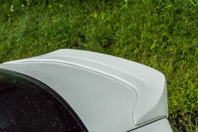 トヨタ86:TRD製のリヤトランクスポイラーを装着