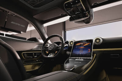 メルセデスAMG GT 63 4MATIC+ APXGP エディション：インテリアは随所にレースゴールドのアクセントステッチが施されている
