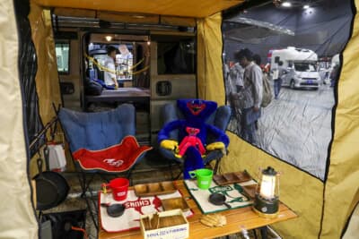 オートショップベストワン：G★flapサイドタープ専用のテントも用意。プラス1ルームと名付けられた広大なスペースが魅力的