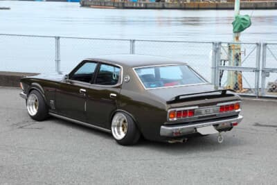 日産 610型 ダットサン・ブルーバード：4ポットブレーキキャリパーへの交換に伴って、マスターバックの容量が足りないので、ケンメリのマスターバックも入れている