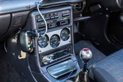 いすゞ ジェミニ イルムシャー：ハンドルや追加メーターも移植している