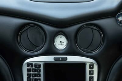 1万3500英ポンド(邦貨換算約268万円)で落札されたマセラティ「4200GT」(C)iconicauctioneers