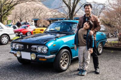 いすゞ ベレットGTR：早朝にも関わらず、息子さんと2人で奥多摩にやってきたオーナーの小澤さん