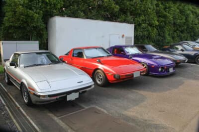 駐車場には参加者が乗ってきたSA22などロータリー車がずらり