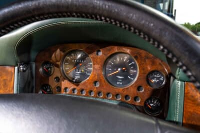 4万3700英ポンド(邦貨換算約866万円)で落札されたアストンマーティン「ヴィラージュ ヴォランテ」(C)Courtesy of RM Sotheby's