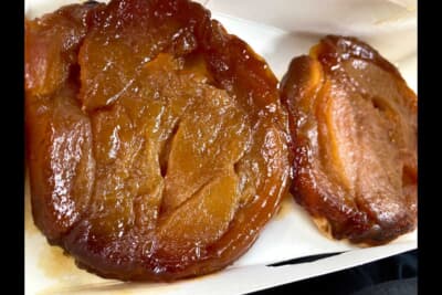 大好きなタルトタタンも買ってきて帰り道の休憩中に食べました。ドイツではほとんど売っていません