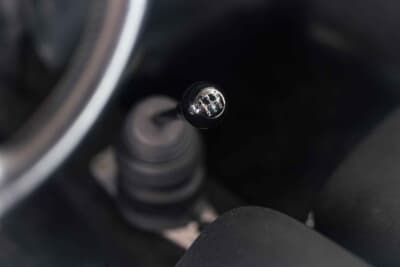 100万～150万ユーロ（邦貨換算約1億6245万～2億4365万円）で現在も販売中のポルシェ「911カレラRS 3.0」C）Courtesy of RM Sotheby's