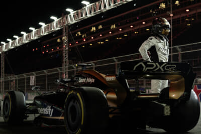 メルセデスAMG GT 63 4MATIC+ APXGP エディションは映画『F1（R）／エフワン』に登場する架空のF1チーム「APXGP」のレースマシンをモチーフにデザインされたモデル