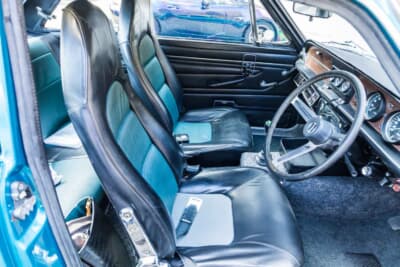 いすゞ ベレットGTR：内装を見てみると、吊り下げ式吹き出し口を持つクーラーが装着されている