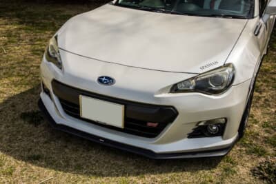 スバル BRZ：フSTIのフロントアンダースポイラーを装着
