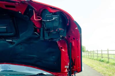 4725英ポンド(邦貨換算約93万円)で落札されたBMW「ミニクーパーS」(C)iconicauctioneers