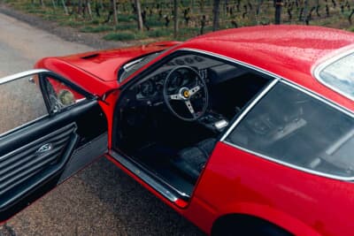 53万9375ユーロ（邦貨換算約8762万円）で落札されたフェラーリ「365GTB/4」（C）Courtesy of RM Sotheby's