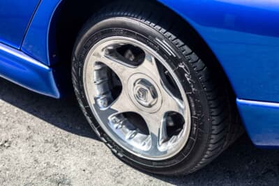 9万ドル〜11万ドル（約1330万〜1625万円）で現在も販売中のダッヂ「バイパーGTS」（C）Courtesy of RM Sotheby's