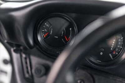 100万～150万ユーロ（邦貨換算約1億6245万～2億4365万円）で現在も販売中のポルシェ「911カレラRS 3.0」C）Courtesy of RM Sotheby's