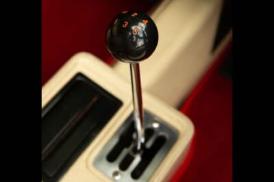 4万8300英ポンド（邦貨換算約960万円）で落札されたフェラーリ「328GTS」（C）Courtesy of RM Sotheby's