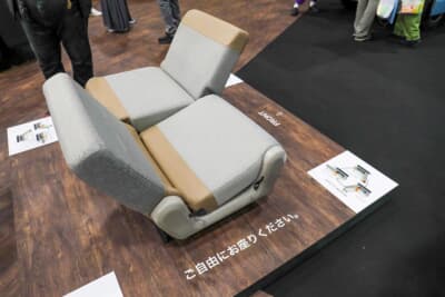 日産：話題となった表と裏で硬さを変えたMYROOMのシート