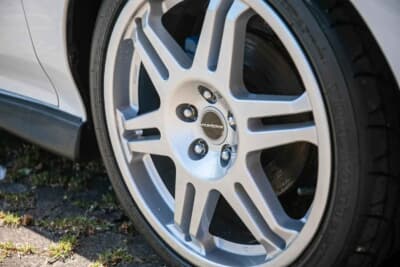 1万ポンド〜1万2000ポンド（約198万円〜約237万円）で現在も販売中のスバル「インプレッサ WRX STI」（C）Bonhams