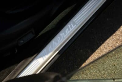 1万3500英ポンド(邦貨換算約268万円)で落札されたマセラティ「4200GT」(C)iconicauctioneers