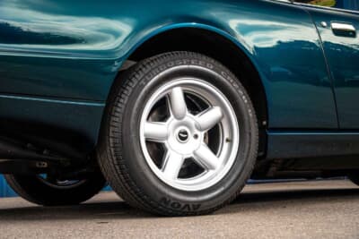 4万3700英ポンド(邦貨換算約866万円)で落札されたアストンマーティン「ヴィラージュ ヴォランテ」(C)Courtesy of RM Sotheby's