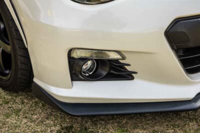スバル BRZ：STIのフロントアンダースポイラーを装着